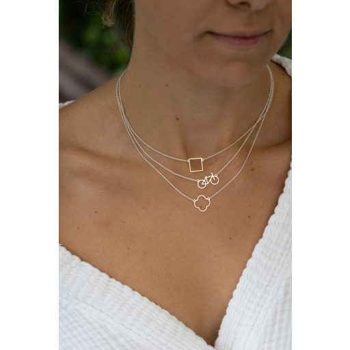 Ezüst nyaklánc - NÉGYZET medállal