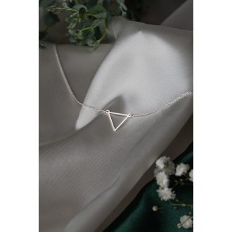 Ezüst nyaklánc - HÁROMSZÖG medállal